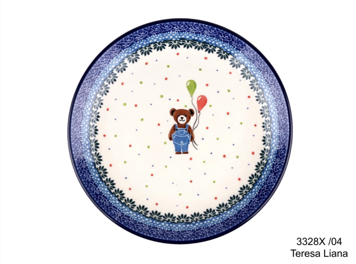 Bunzlau dessin 3328 bod met blauwe rand en wit midden met bruin beertje in blauwe tuinbroek met rode en groene ballon