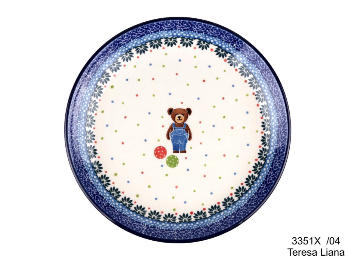 Bunzlau dessin 3351 bruine beer in blauwe tuinbroek rode en groene bal